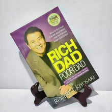 Load image into Gallery viewer, Rich Dad book  Beth Robert Toru Kiyozaki Personal Finance